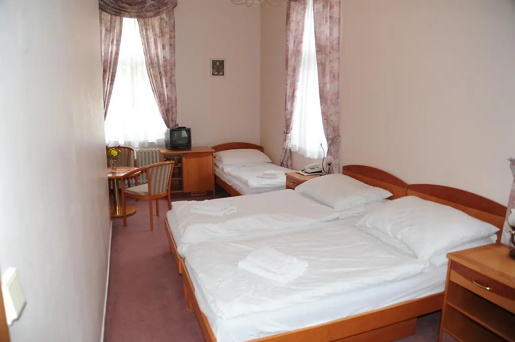 Pension Akropolis, Eco Breakfasts From Farm Marianske Lazne