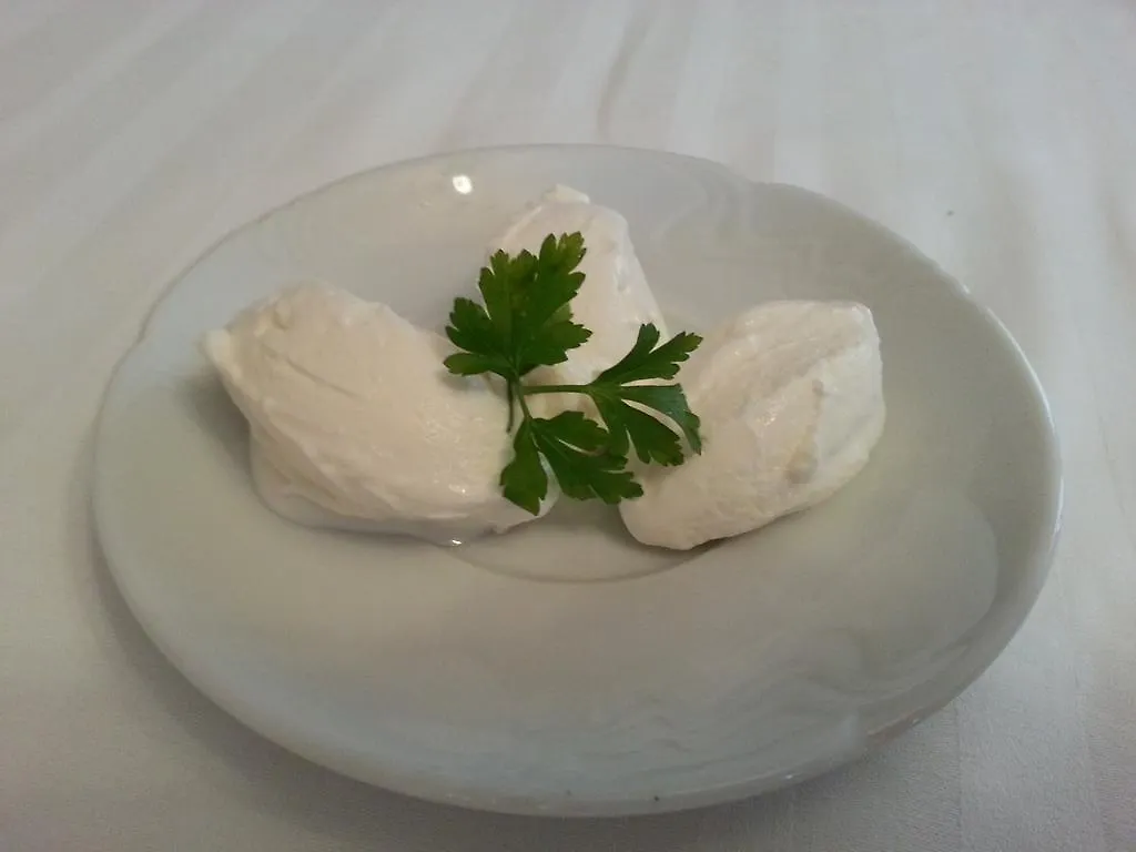 Pension Akropolis, Eco Breakfasts From Farm Marianske Lazne