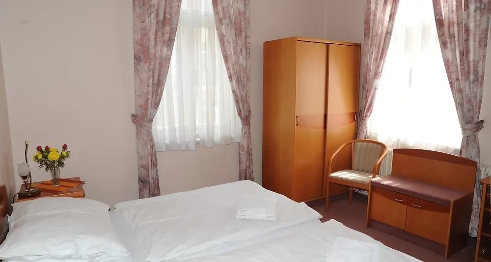 Guest house Pension Akropolis, Eco Breakfasts From Farm Marianske Lazne
